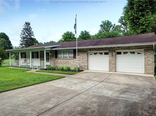 60 Dogwood Rd, Saint Albans, WV 25177