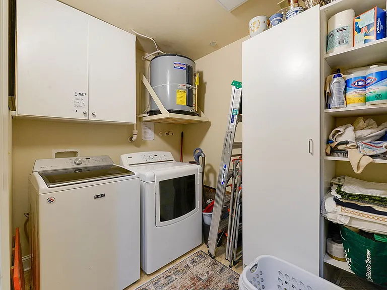 701 Royal Ct #306 — Photo 38