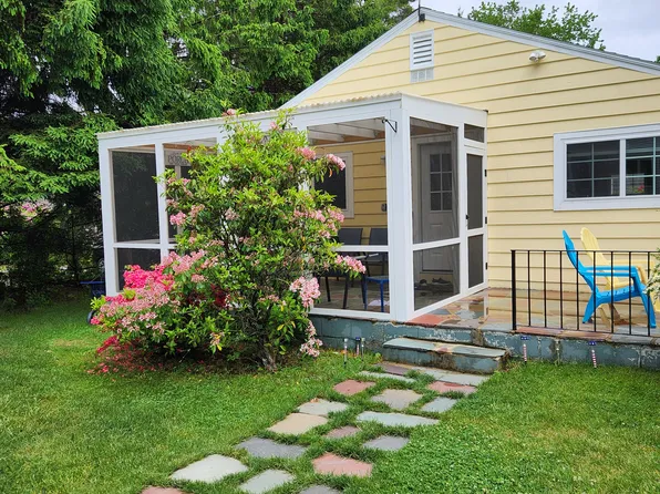 57 Riverbank Rd, Ogunquit, ME 03907
