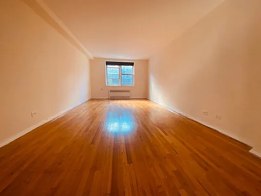 Rented by Silverstein Collection LLC  | media 2