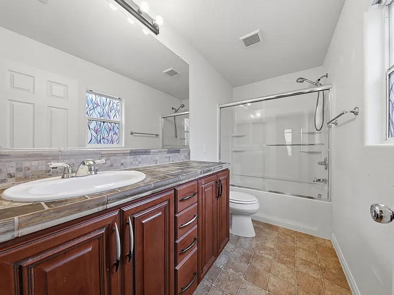 553 Brinkburn Point Ave — Photo 11