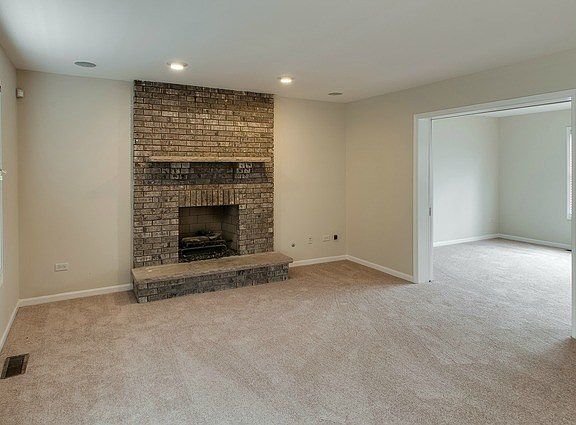 3rd image of 10866 Pembrook Ct