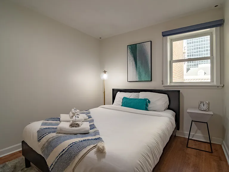 117 E Bellevue Pl #4 — Photo 23