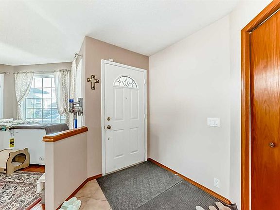 3rd image of 77 W Eldorado Close NE
