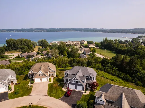 887 N Bay Cliff Dr #16, Suttons Bay, MI 49682