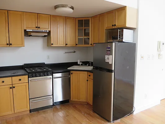 Rented by Centric New York | media 18