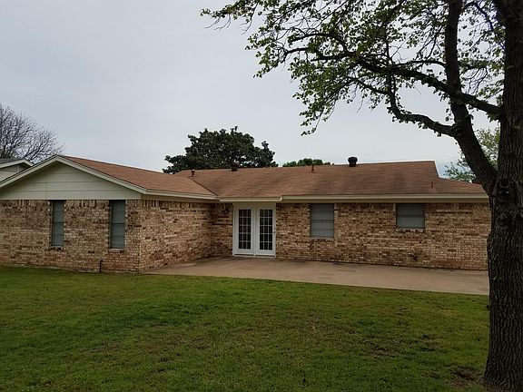 2nd image of 524 Mustang Dr