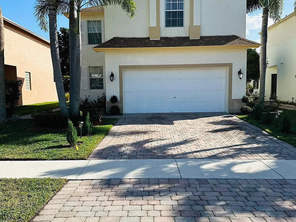 5780 Azalea Cir
