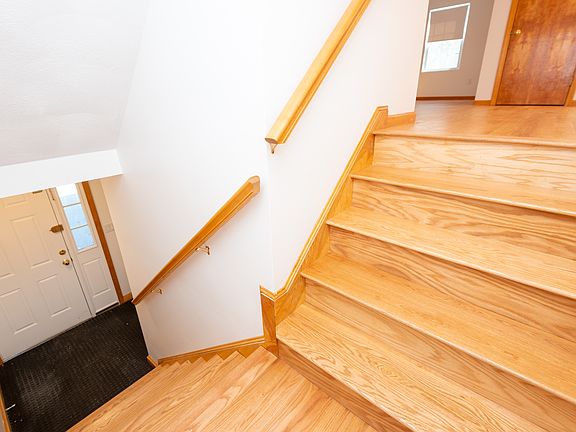 3rd image of 13 Leblanc Dr #13