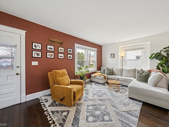 2nd image of 1334 Park Row