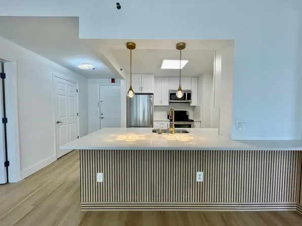 2101 City Place image 1 of 37