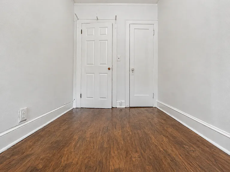 20-45 31st St #3 — Photo 8