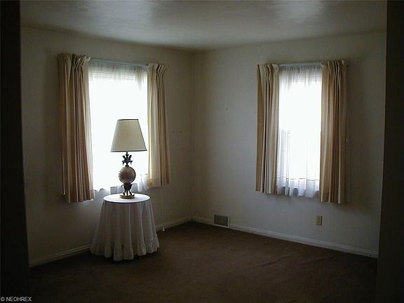 3rd image of 3919 Stratmore Ave