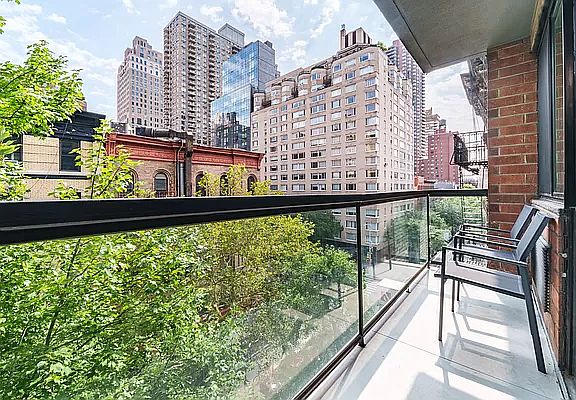 4th image of 266 E 78th St APT 2