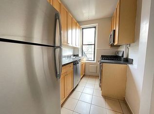 190 E 17th St #3D, Brooklyn, NY 11226
