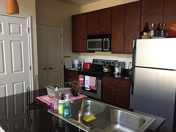 3rd image of 2501 Pearl St APT 609