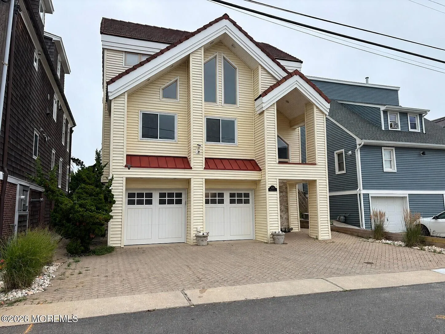 3 bed, 4.5 bath, 2806 sqft, $11,000 — Photo 2