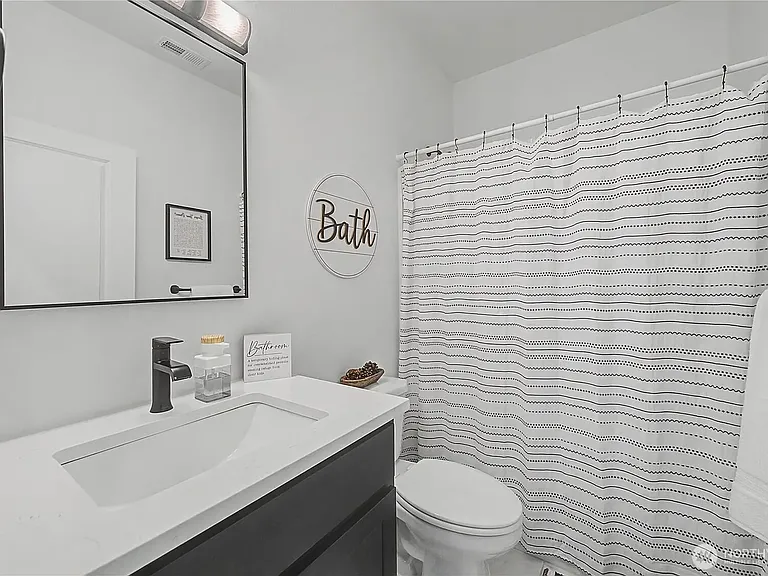 6697 Club House Dr SE — Photo 4
