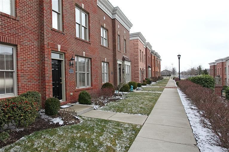 1st image of 926 Village Green Ave