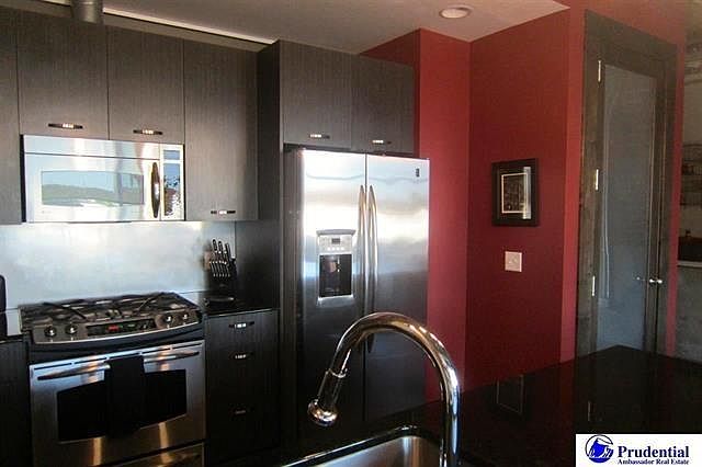1st image of 1502 Jones St APT 306