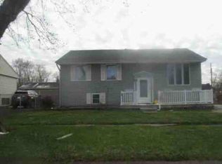 1868 Reichert Ave, Sauk Village, IL 60411