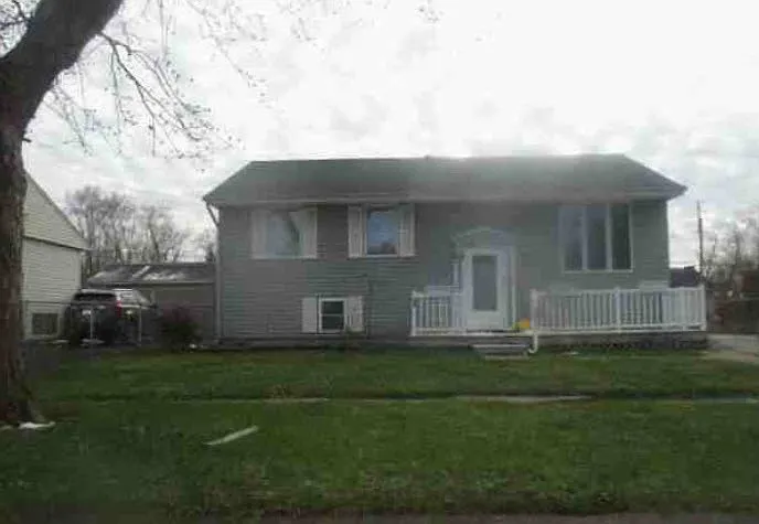 1868 Reichert Ave photo 1