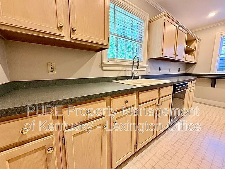 484 Hart Rd — Photo 13