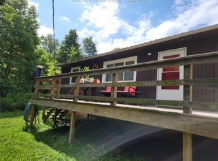 602 Gulf War Memorial Rd, Clendenin, WV 25045