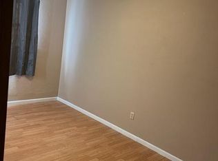 1007 8th St APT 4, Highland, IL