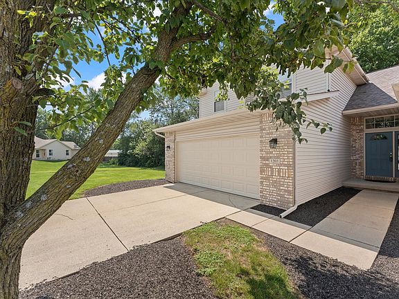 2nd image of 1203 Windwood Ln