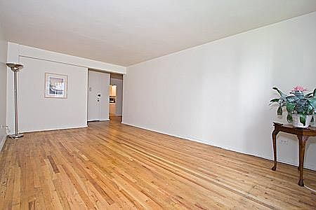 5th image of 309 E 87th St APT 4D