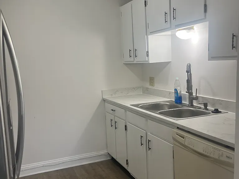 Shoreline Dr — Photo 13