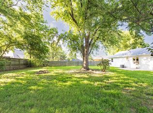 1000 SW Tater Black Rd, Bentonville, AR 72712