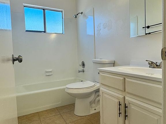 3rd image of 2505 N Dodge Blvd #De2505-c4
