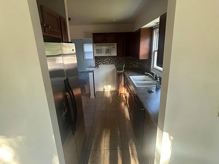 2827 Kentucky Ave — Photo 4