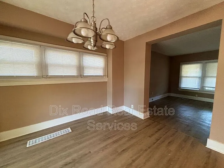 217 Fernwood Ave — Photo 10