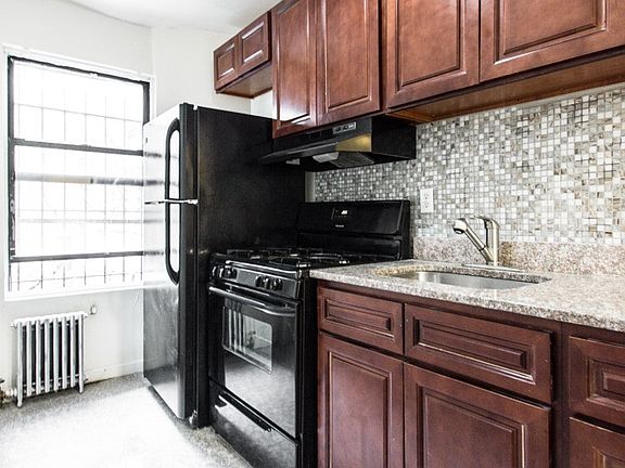 2nd image of 553 2nd Ave