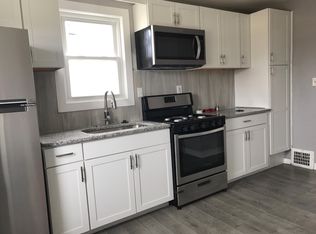 240 Perry Pl, Wyandotte, MI 48192