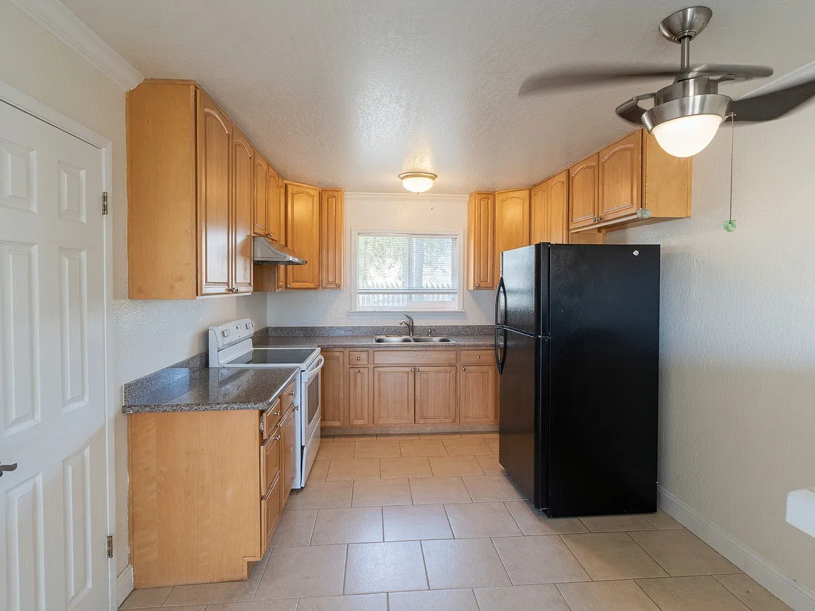 2 bed, 750 sqft, $1,825 — Photo 3
