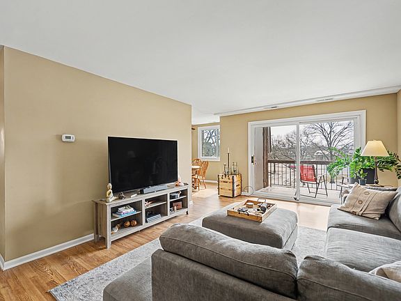 4th image of 450 Raintree Ct Unit 3B