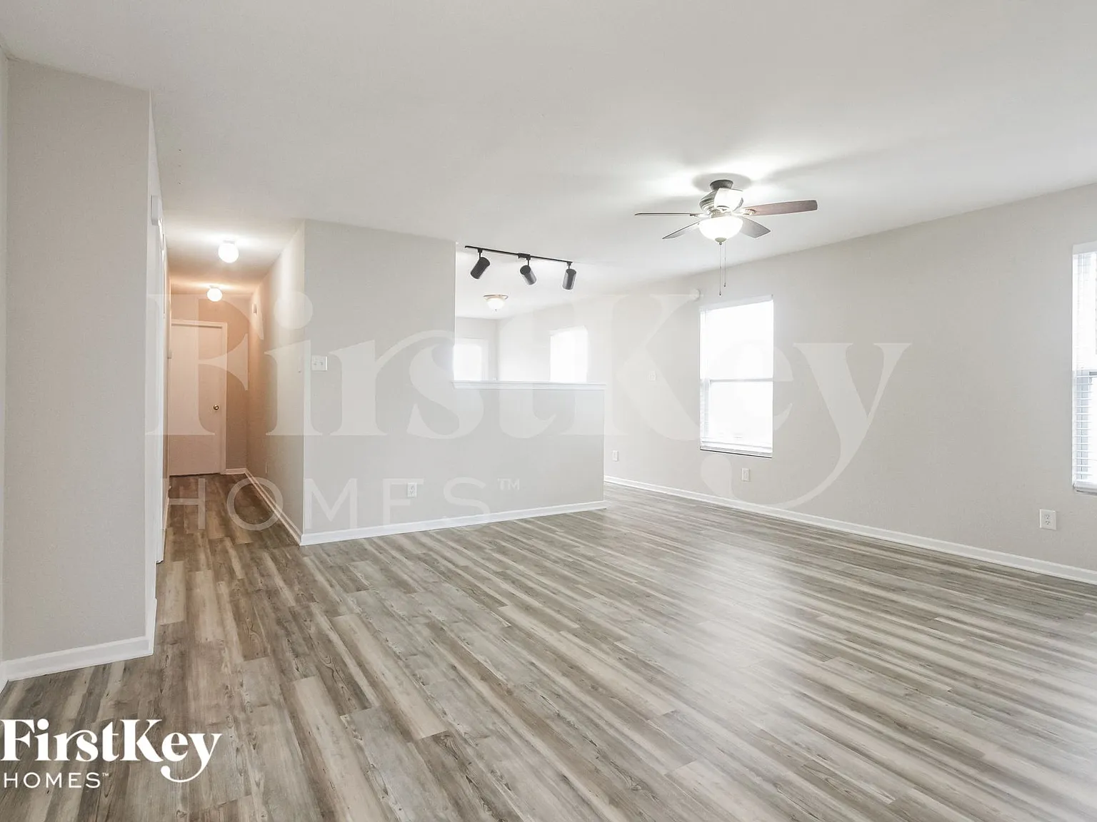 3 bed, 2.0 bath, 1177 sqft, $1,925 — Photo 2