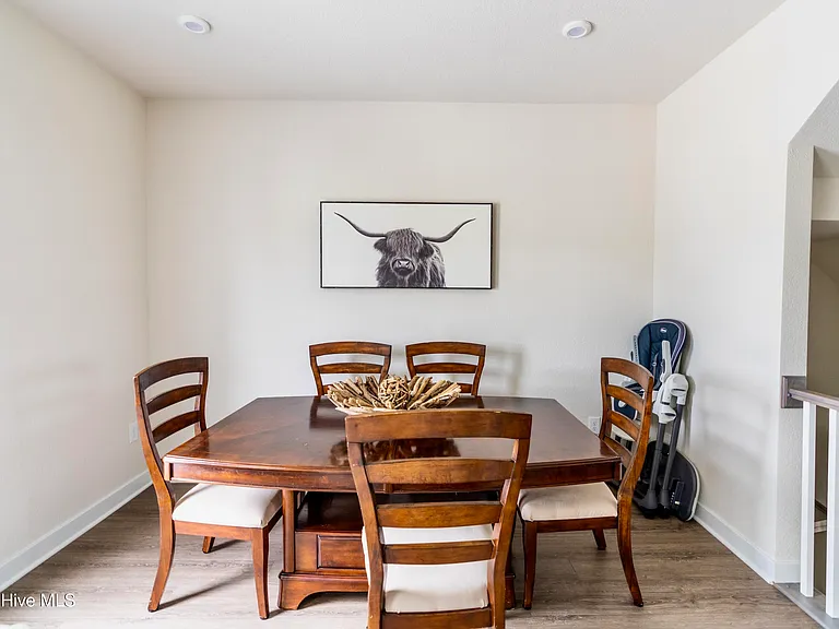 409 Fost Blvd — Photo 7