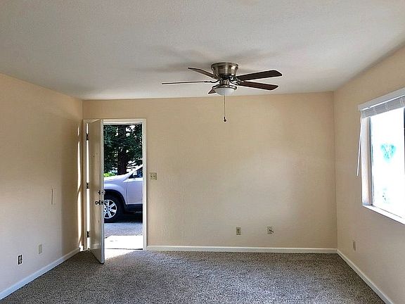 4th image of 1800 Eugenia Ave