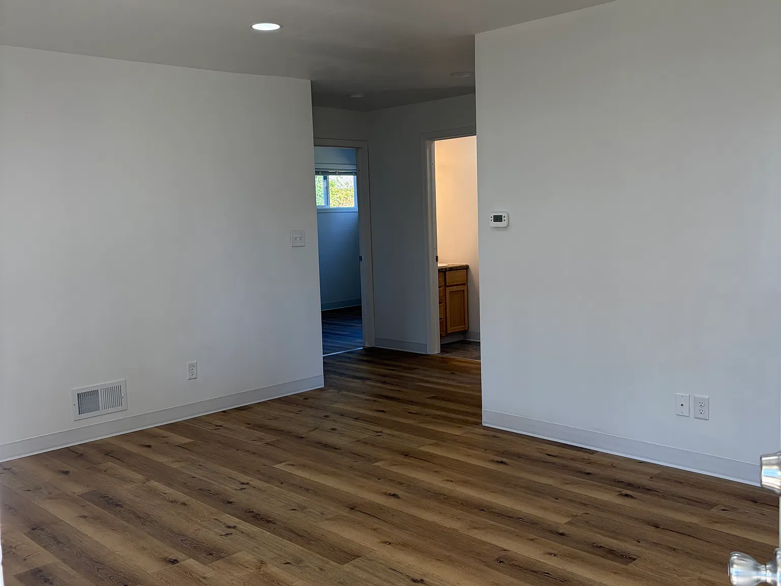 2 bed, 720 sqft, $1,200 — Photo 3