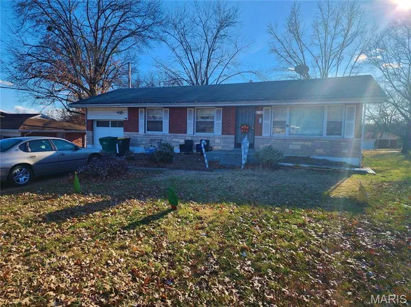 1226 Blodgett Dr, Saint Louis, MO 63137
