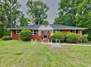 5201 Pinebrook Dr, Charlotte, NC