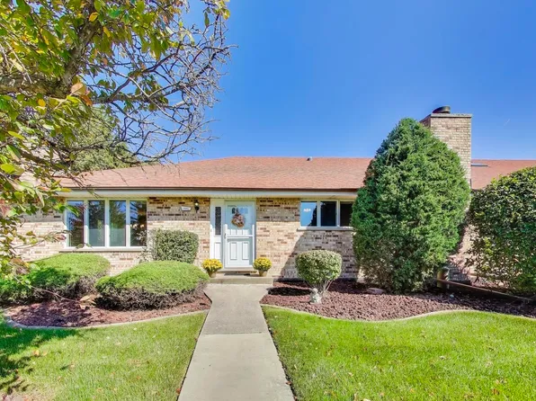 7555 W Willowood Ct, Orland Park, IL 60462