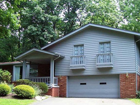 2nd image of 250 Maple Dr