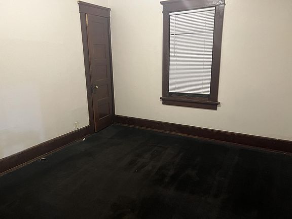 4th image of 144 E Auer Ave