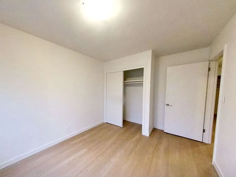 490 S State St — Photo 12